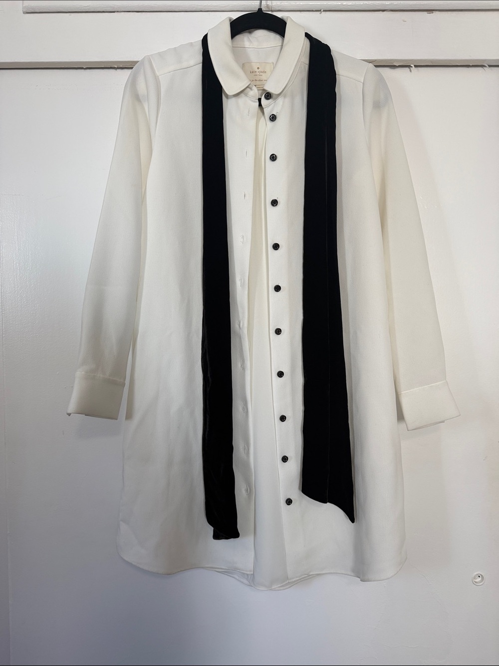 Kate Spade Griffin Shirt dress with Black Velvet Scarf 4